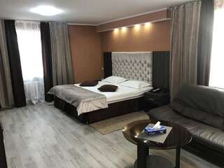 Отель Отель Остров Костанай Большой двухместный номер с 1 кроватью или 2 отдельными кроватями-4