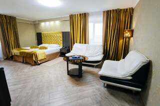 Отель Отель Остров Костанай Большой двухместный номер с 1 кроватью или 2 отдельными кроватями-9