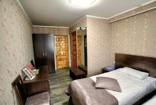 Отель Отель Остров Костанай Двухместный номер Делюкс с 1 кроватью или 2 отдельными кроватями-4
